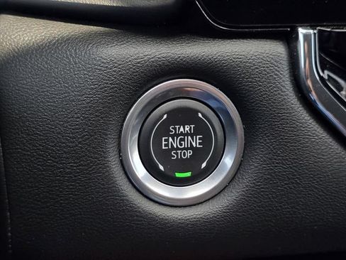 Used 2024 GMC Canyon Elevation w/ Convenience Package AWD/4WD image 19