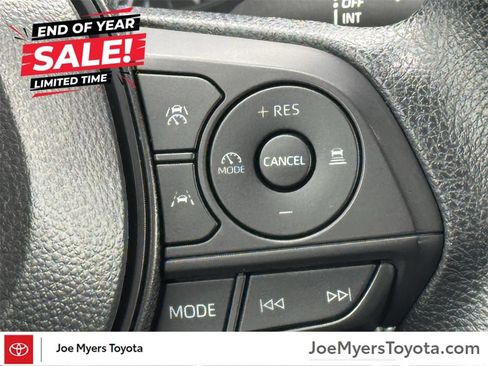 Used 2025 Toyota Corolla LE image 13