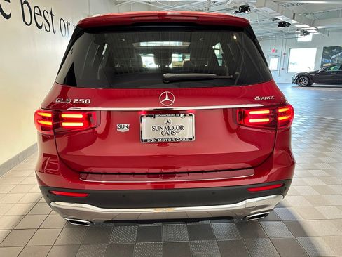 New 2026 Mercedes-Benz GLB 250 4MATIC image 5