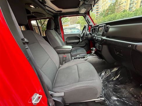 Used 2018 Jeep Wrangler Unlimited Sport S AWD/4WD image 36