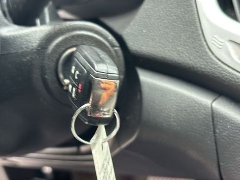 Used 2017 GMC Terrain SLT w/ Open Road Package FWD image 11