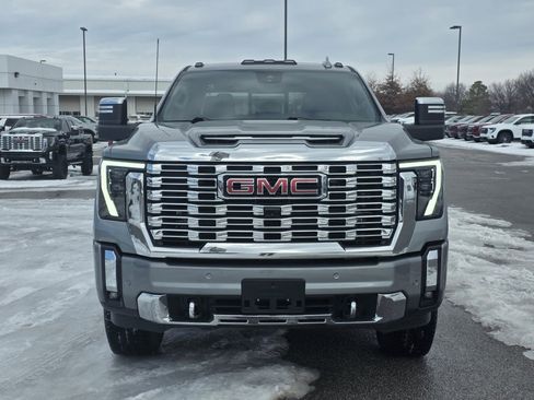 Used 2024 GMC Sierra 2500 Denali w/ Technology Package image 2