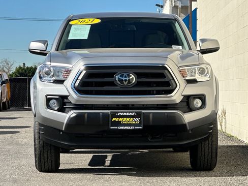 Used 2021 Toyota Tacoma SR5 image 9