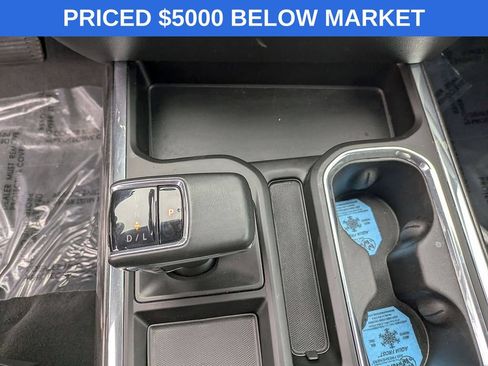 Used 2023 Chevrolet Silverado 1500 LTZ AWD/4WD image 19