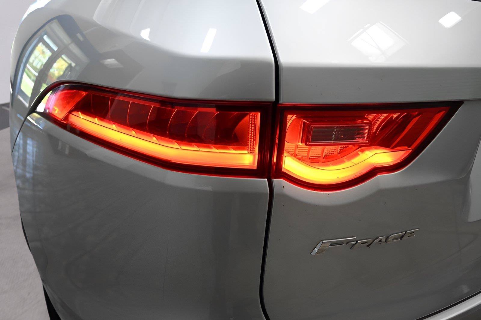 Used 2020 Jaguar F-PACE S AWD/4WD image 38