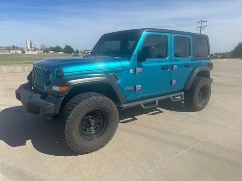 Used 2020 Jeep Wrangler Unlimited Sport image 1