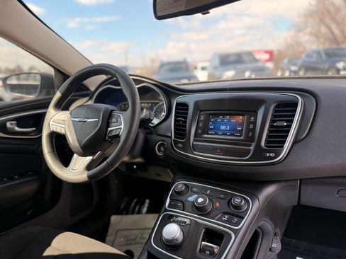 Used 2016 Chrysler 200 Limited image 32