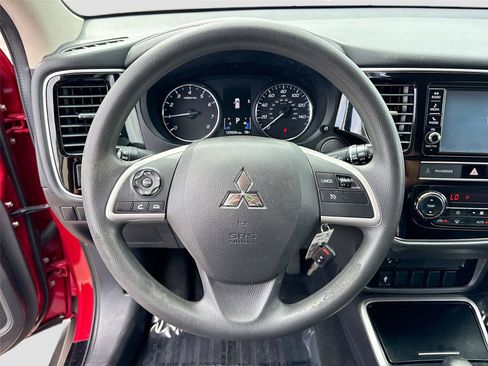 Used 2019 Mitsubishi Outlander ES FWD image 11