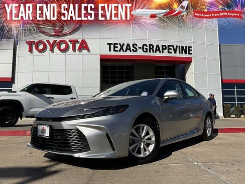 Used 2025 Toyota Camry LE image 1