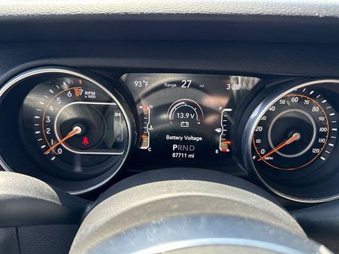 Used 2018 Jeep Wrangler Unlimited Sahara w/ Dual Top Group AWD/4WD image 38