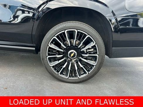 Used 2025 Chevrolet Tahoe High Country image 10