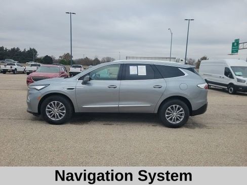 Used 2024 Buick Enclave Premium image 3