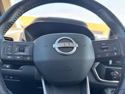 Used 2025 Nissan Rogue SV AWD/4WD image 26