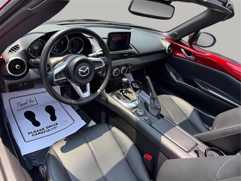 Used 2019 MAZDA MX-5 Miata RF Grand Touring RWD image 19
