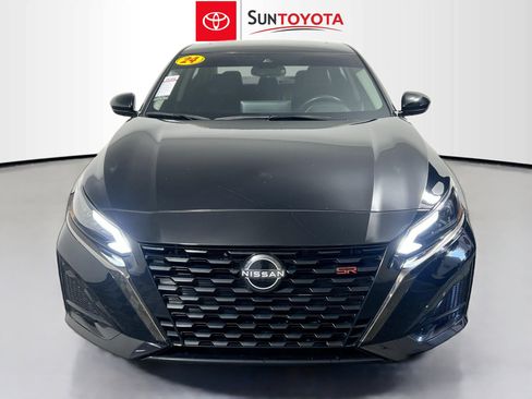 Used 2024 Nissan Altima 2.5 SR w/ SR Premium Package FWD image 10