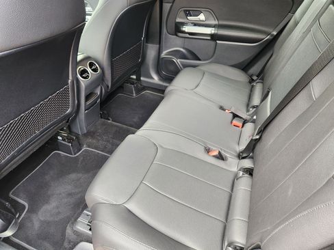 Used 2025 Mercedes-Benz GLB 250 GLB 250 image 35