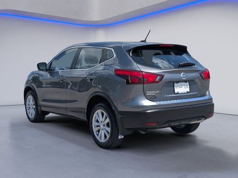 Used 2018 Nissan Rogue Sport S w/ S Appearance Package FWD image 3