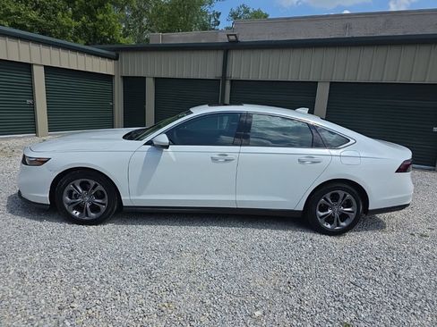 Used 2024 Honda Accord EX image 2