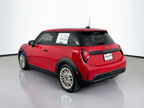Used 2025 MINI Cooper 2-Door Hardtop image 7