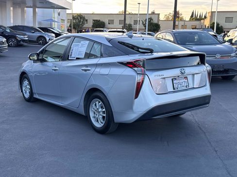 Used 2017 Toyota Prius Three Touring image 3