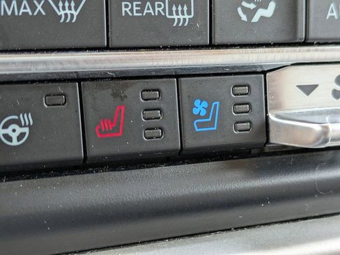 Used 2024 Ford Expedition Limited AWD/4WD image 25