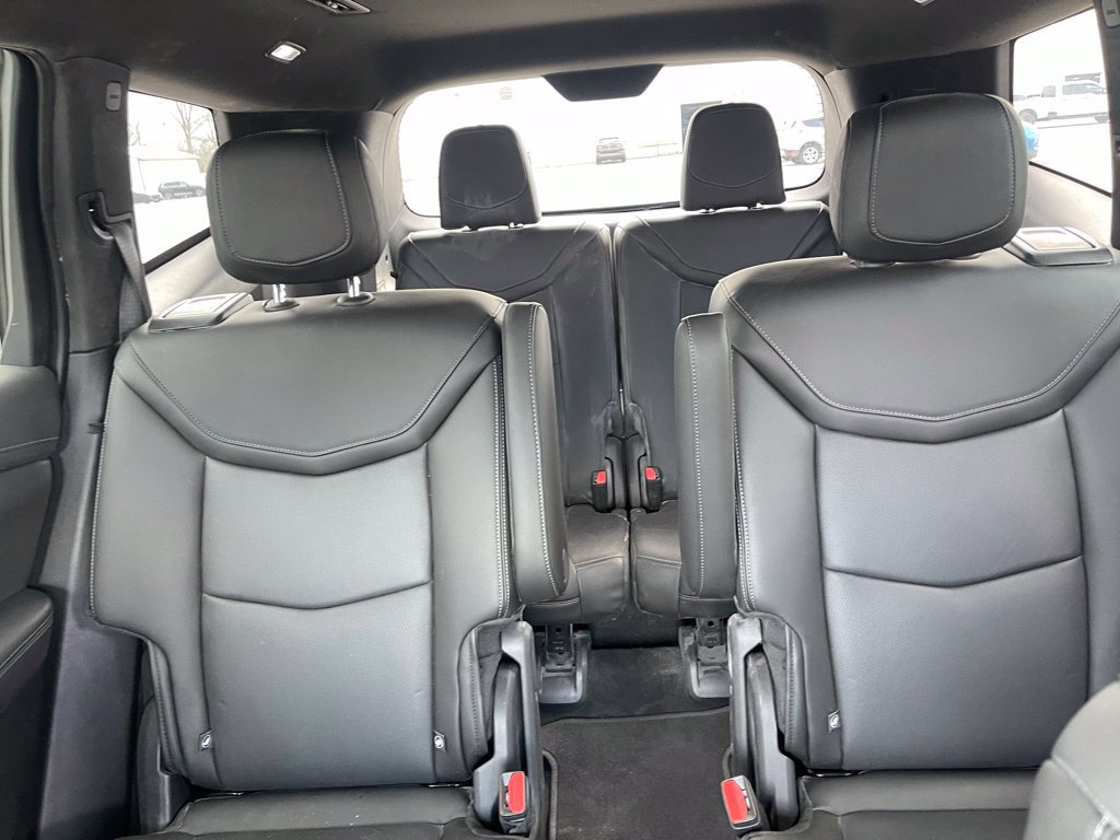 Used 2025 Cadillac XT6 Premium Luxury FWD image 12