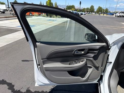 Used 2016 Chevrolet Malibu LT w/ Power Convenience Package FWD image 9