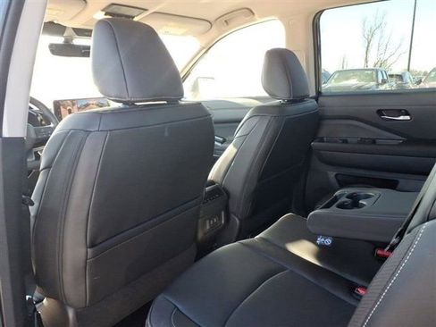 New 2026 Nissan Pathfinder SL image 27