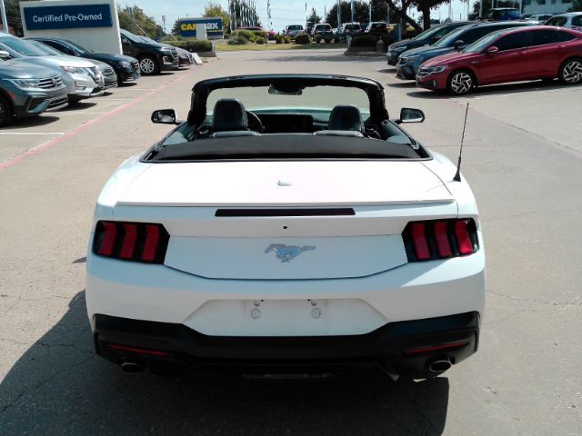 Used 2025 Ford Mustang Premium RWD image 9