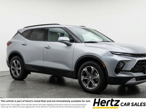 Used 2025 Chevrolet Blazer LT FWD image 1