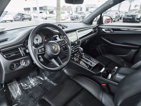 Used 2022 Porsche Macan S AWD/4WD image 2