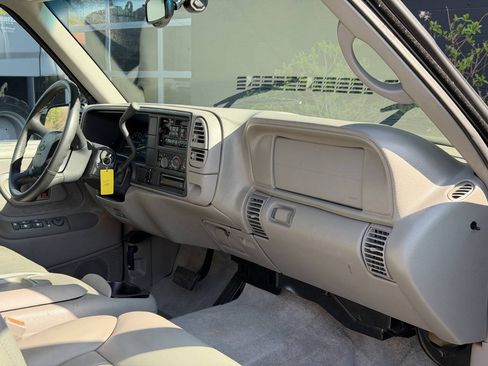 Used 1999 Chevrolet Suburban 2WD w/ Preferred Equipment Group 3 image 33