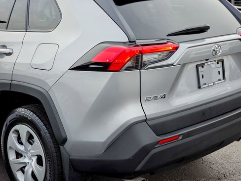 Used 2021 Toyota RAV4 LE image 15