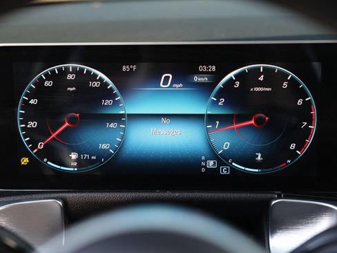 Used 2021 Mercedes-Benz GLB 250 image 34