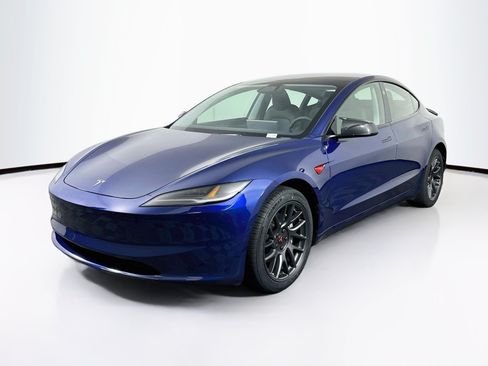 Used 2025 Tesla Model 3 Long Range AWD/4WD image 3