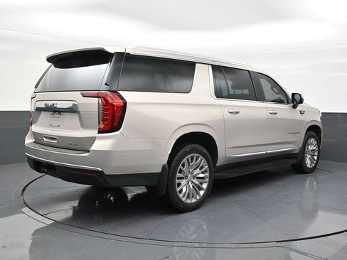 Used 2023 GMC Yukon XL SLT w/ SLT Luxury Package RWD image 5