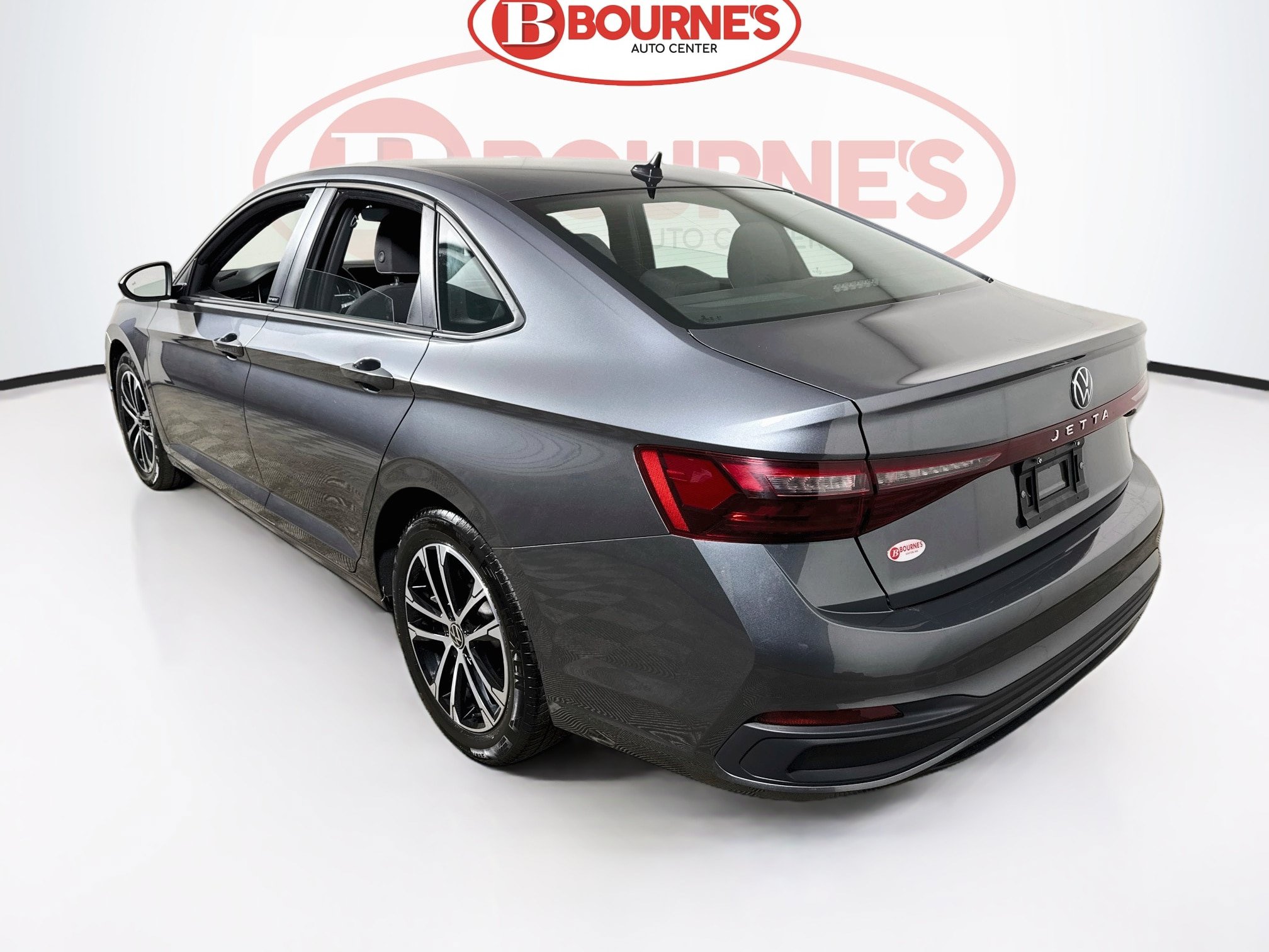 Used 2025 Volkswagen Jetta Sport FWD image 8