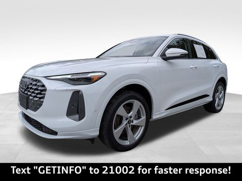 Certified 2025 Audi Q5 Premium Plus image 8