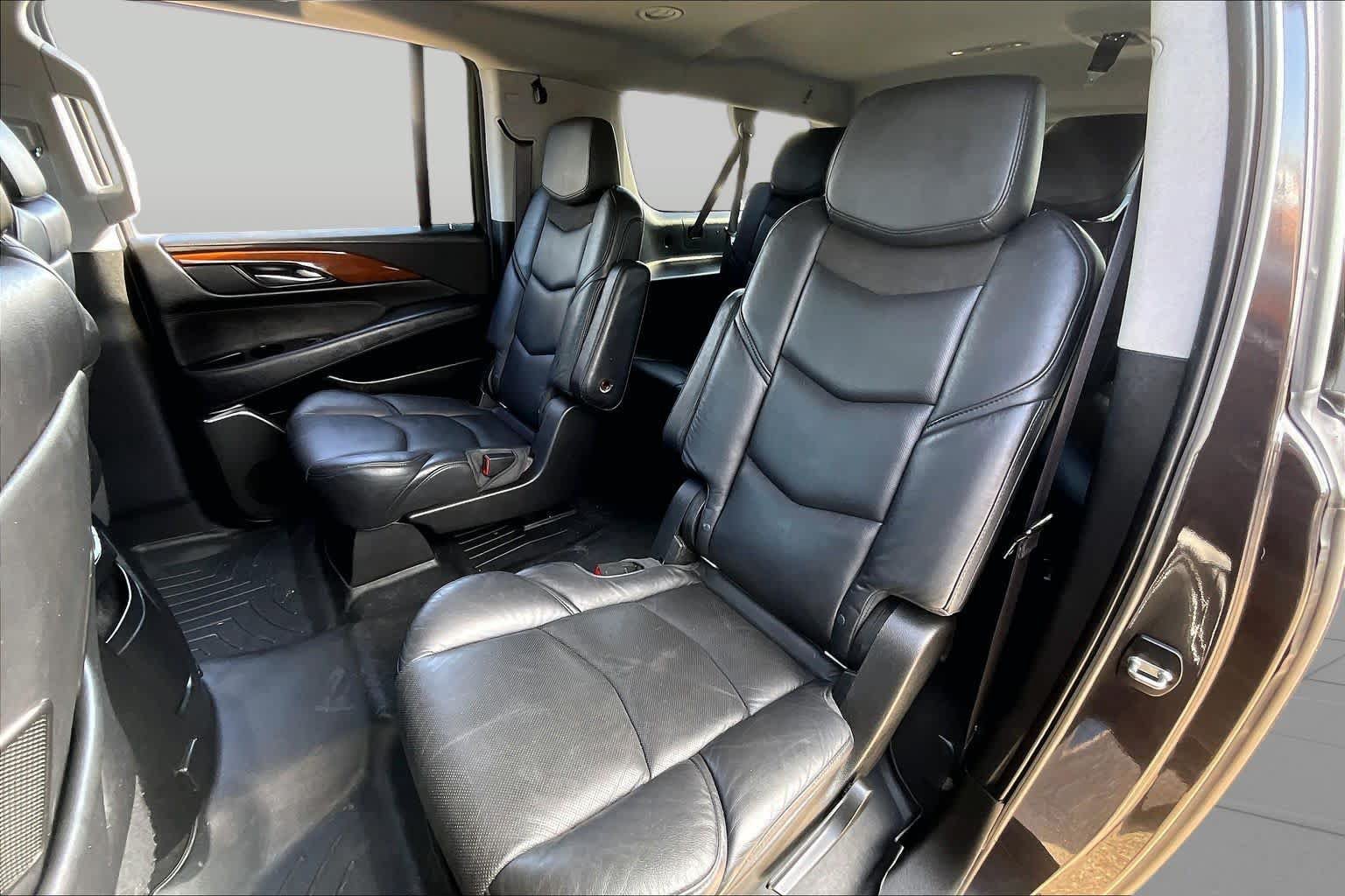 Used 2017 Cadillac Escalade ESV Premium Luxury AWD/4WD image 21