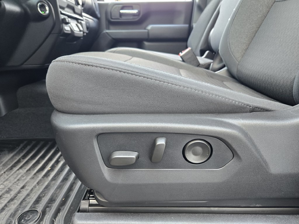 Used 2026 Chevrolet Silverado 2500 Custom w/ Custom Value Package AWD/4WD image 24