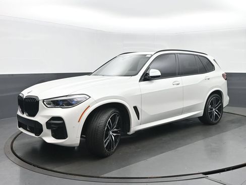 Used 2022 BMW X5 M50i w/ Executive Package AWD/4WD image 7