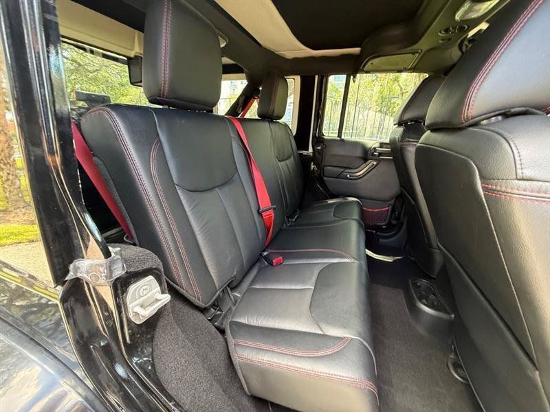 Used 2017 Jeep Wrangler Unlimited Rubicon AWD/4WD image 16