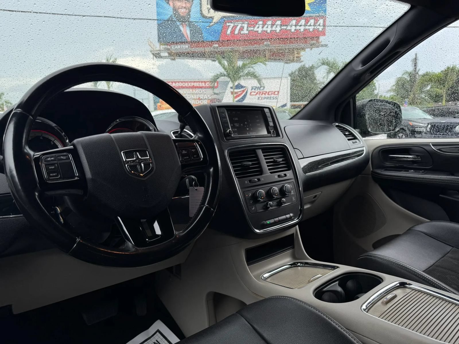 Used 2019 Dodge Grand Caravan SXT FWD image 30
