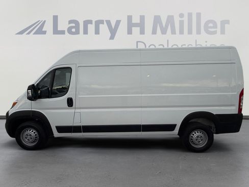 Used 2025 RAM ProMaster 3500 w/ Convenience Group image 2