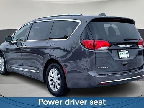 Used 2019 Chrysler Pacifica Touring-L image 4