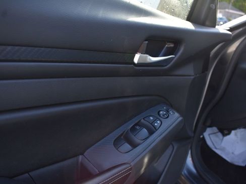 Used 2025 Nissan Altima 2.5 SV FWD image 13