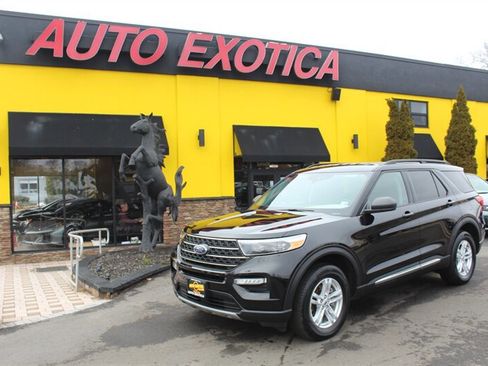 Used 2023 Ford Explorer XLT w/ Equipment Group 202A AWD/4WD image 1