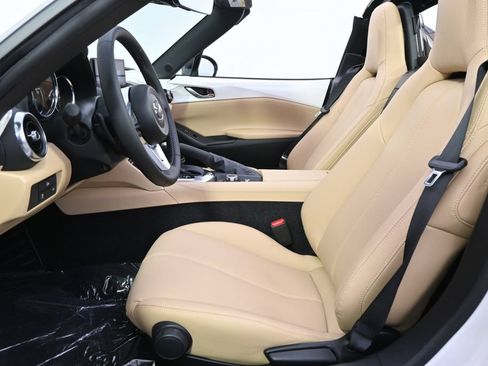 New 2026 MAZDA MX-5 Miata RF Grand Touring RWD image 17