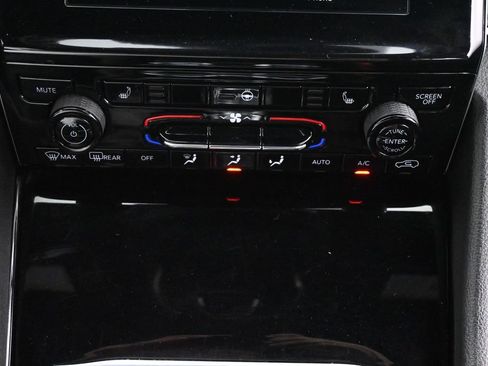 Used 2022 Jeep Grand Cherokee Altitude AWD/4WD image 32