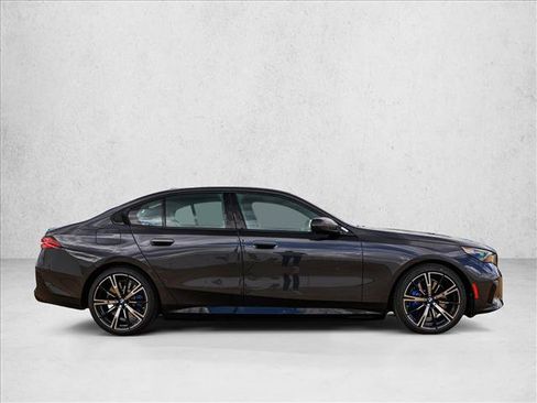 New 2027 BMW 550e xDrive AWD/4WD image 4